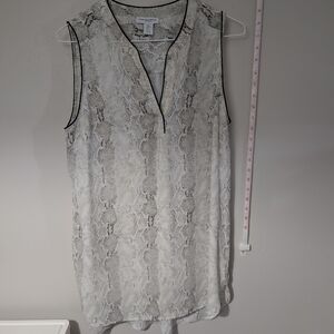 Carolina Belle Sleeveless Snake Print Blouse Womens medium